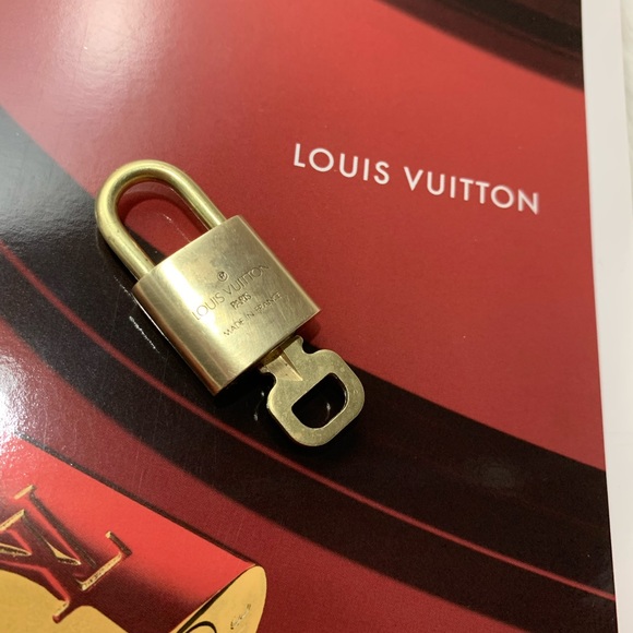 LOCKSET #316 - Picture 2 of 2